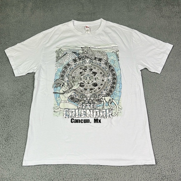 American Vintage Other - Vintage Aztec Calendar Cancun Mexico Graphic T-shirt